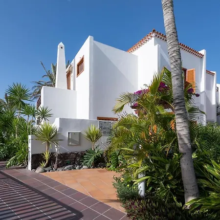 Villas Parque Santiago Iii By Upper Luxury Housing * Playa de las Americas (Tenerife)